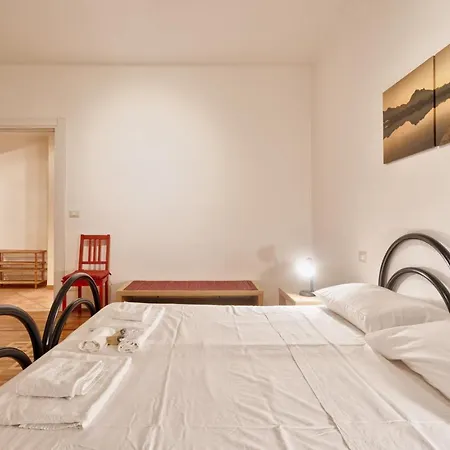 Piazza Statuto Elegant Apartment Turin
