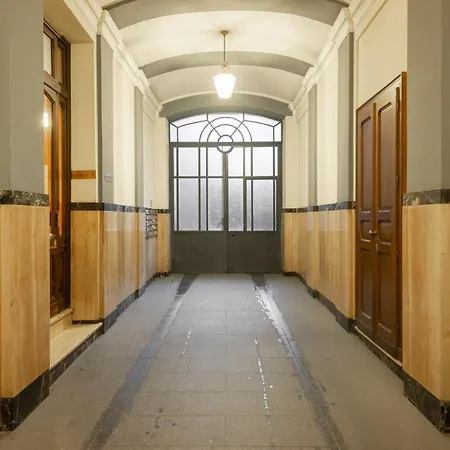 Piazza Statuto Elegant Apartment Turin